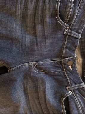 Wrangler Women's Dark Blue Relaxed Fit Jeans